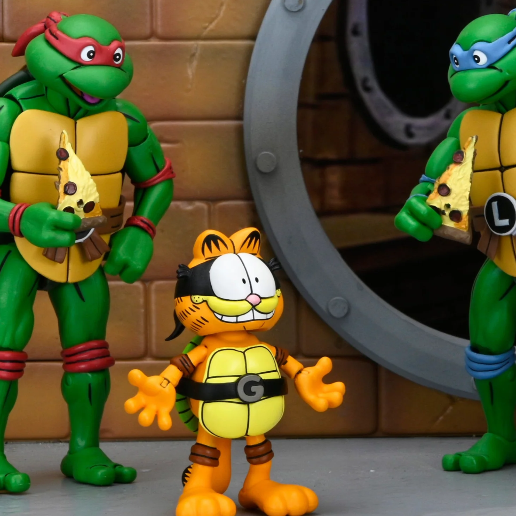 NECA Teenage Mutant Ninja Turtles x Garfield Archie Comics Ultimate Garfello & Odie 2-Pack - Action Figures