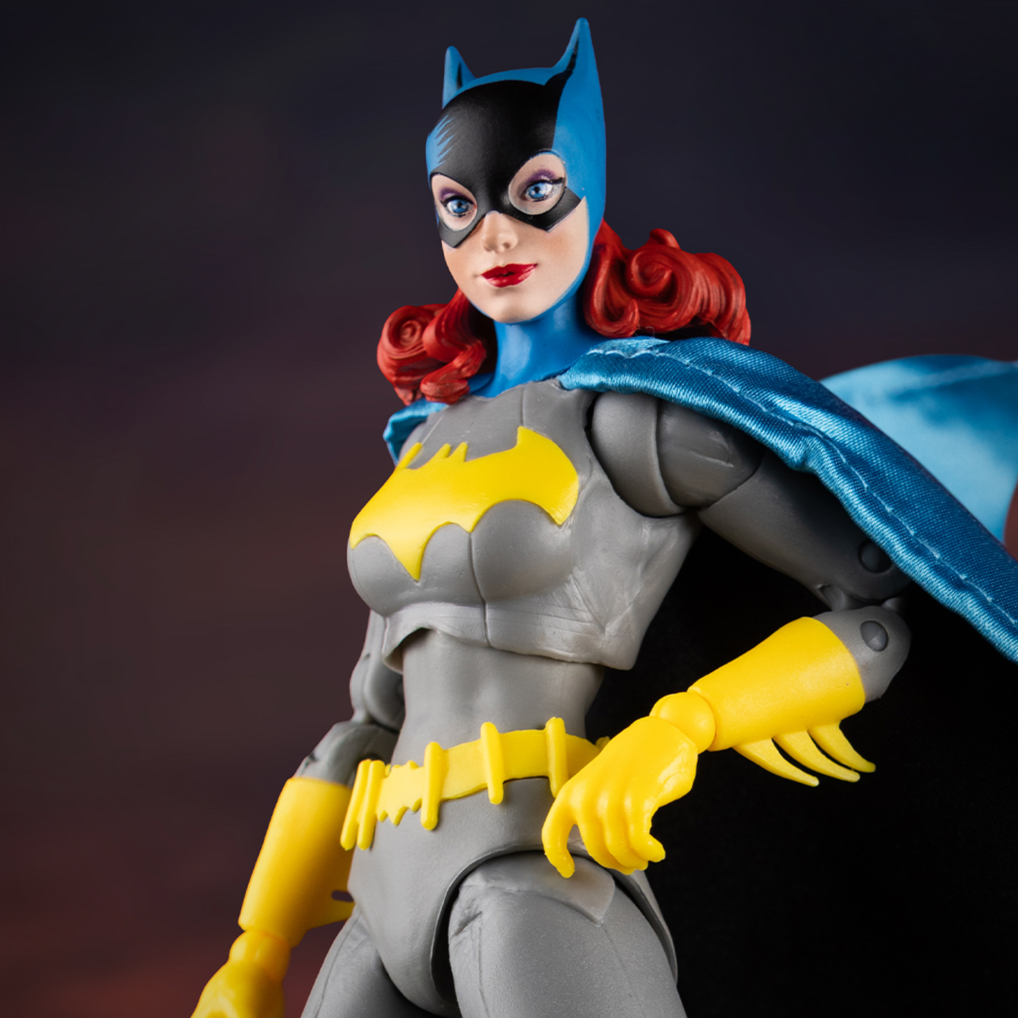 DC Multiverse Batgirl (DC Classic) - Action Figures