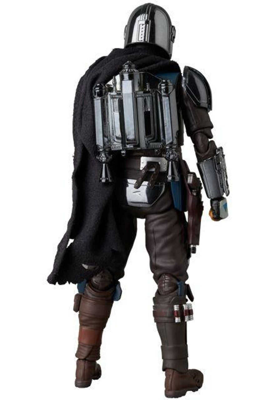 Star Wars MAFEX The Mandalorian (Celebration Exclusive Chrome Version) - Action Figures