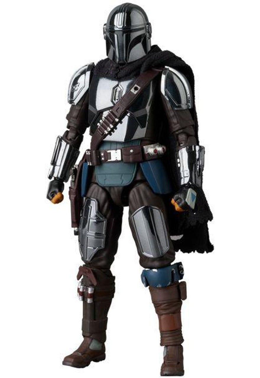 Star Wars MAFEX The Mandalorian (Celebration Exclusive Chrome Version) - Action Figures