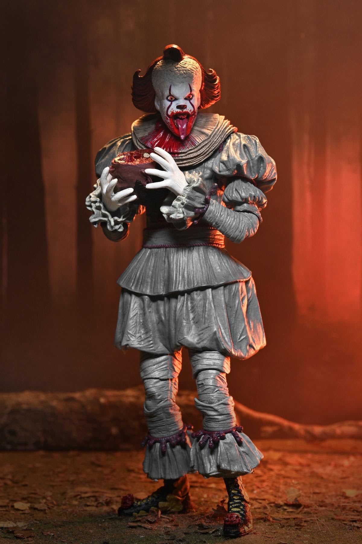 NECA IT: Welcome to Derry Ultimate Pennywise - Action Figures
